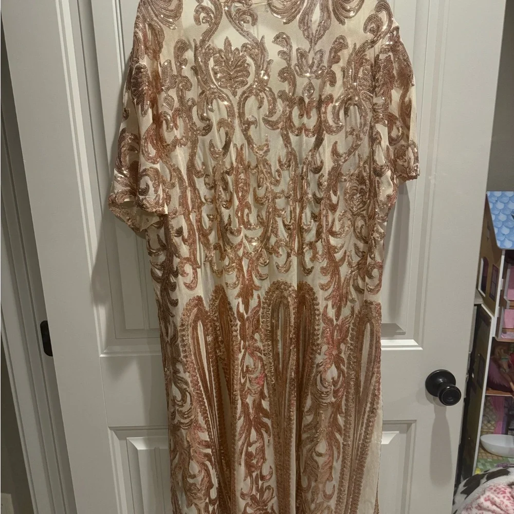Elegant Cream and Brown Embroidered Kimono - Picture 2 of 3
